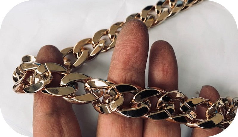 Gold Chain by the Meter in 16 mm for Decorations and Customizations.