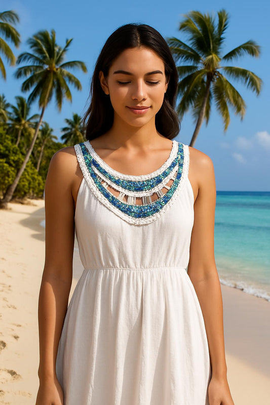 💙 Col Brodé Estival – Crochet Blanc & Perles Bleu Turquoise