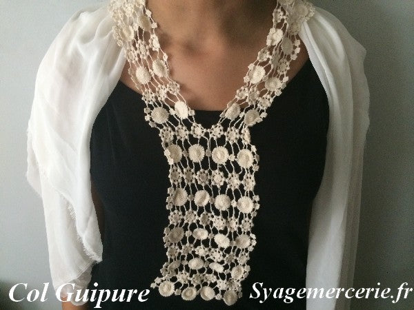 Openwork Guipure Lace Collar in Ecru Flower Net