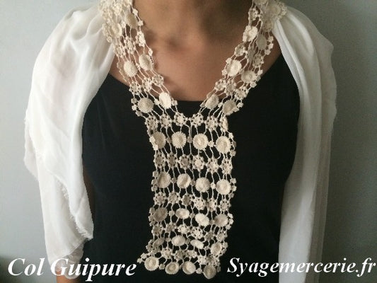 Openwork Guipure Lace Collar in Ecru Flower Net