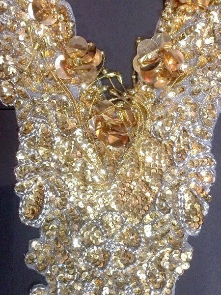 Sew-on bib collar in gold sequins and pearls
