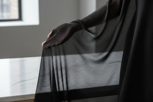 Mousseline de Soie Noire — Tissu Léger & Raffiné au Mètre