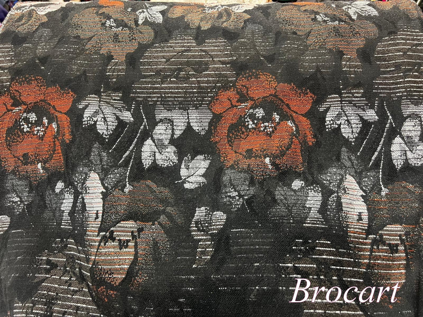 Brocart de laine haute couture.- vendu au mètre