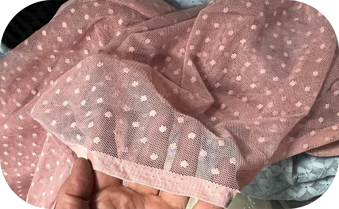 Tulle Plumetis Vieux Rose 145 cm - Pois Brodés - Non Extensible Premium