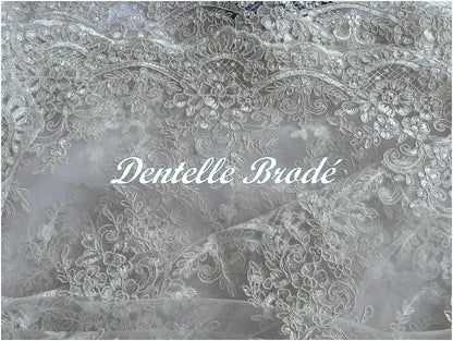 Dentelle Brodée Blanche au Mètre 150cm - Tissu Mariage Haute Couture