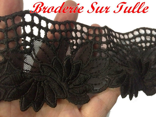 Encaje Bordado sobre Tul en 6,5 cm en Color Negro, para Personalización y Hobbies Creativos.