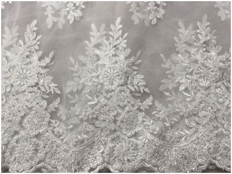 Dentelle Perlée Blanche Couture Au Mètre  En Grande Largeur, Pour Robes De Mariage Et Cerémonie.