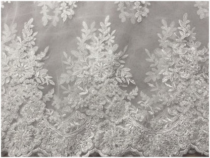 Tulle blanc perlé « Éclat de Mariée » – Festonné des deux côtés