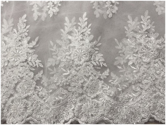 Dentelle Perlée Blanche Couture Au Mètre  En Grande Largeur, Pour Robes De Mariage Et Cerémonie.