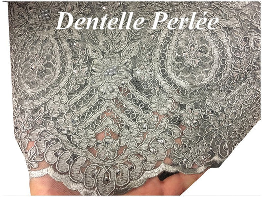 Dentelle Perlée Gris Perle En Grande Largeur , Pour Robes De Cerémonie, Bustier Et Lingerie De Luxe.
