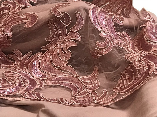 Encaje de lentejuelas por metro en bordado Old Rose Couture para lencería de lujo y vestidos de noche.