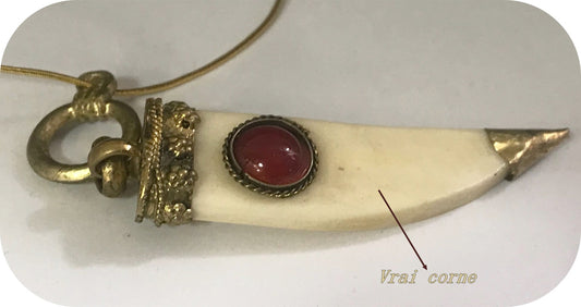 "Dévoilez votre Créativité : Pendentif à Coudre en Forme de Corne Écru pour des Décorations et des Créations uniques"