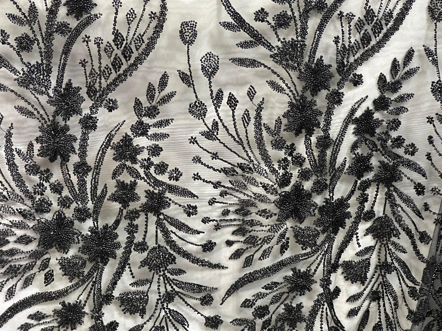 Tulle Perlé Noir 145cm - Tissu Brodé Perles Florales - Haute Couture