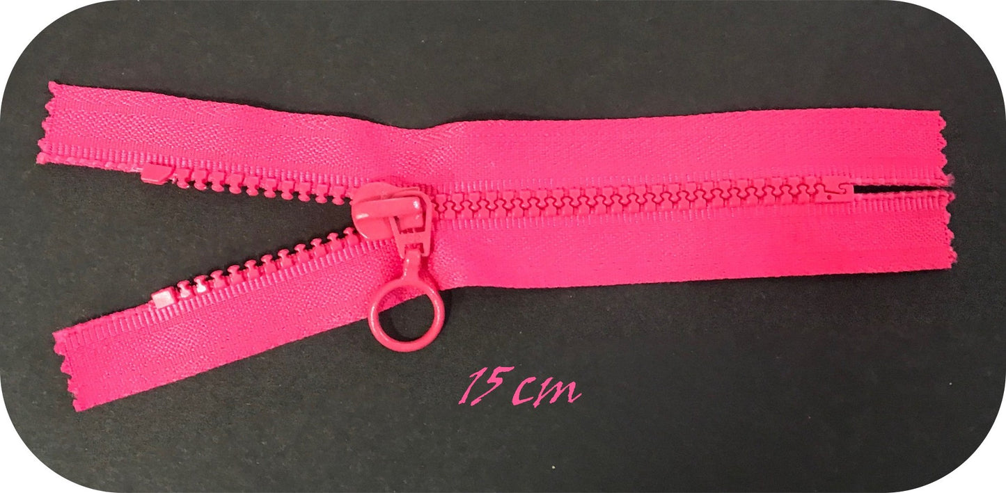 15 cm Fluorescent Fuchsia Injected Closure in Plastic Mesh to Sew.