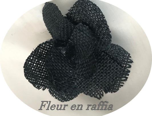 "Fleurs en Raphia : L'Art Naturel de la Création Florale