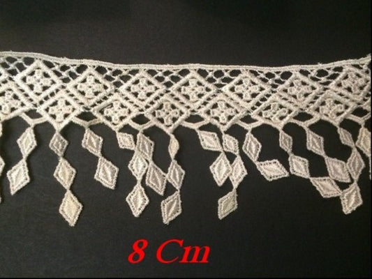 Charleston Guipure Lace Trim in 8 cm Ecru, with Fringe for Sewing.
