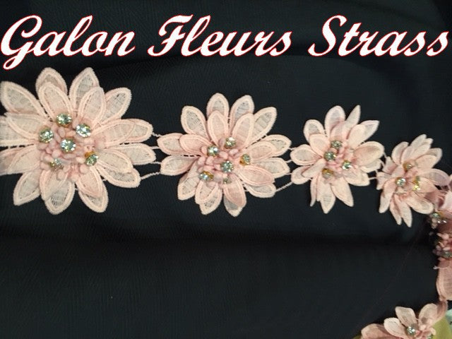 Galon Fleurs Au Mètre En Coton Rose Orné De Strass Cristal  Pour Robes de Mariages, Cérémonies et  Customisations De vetements.