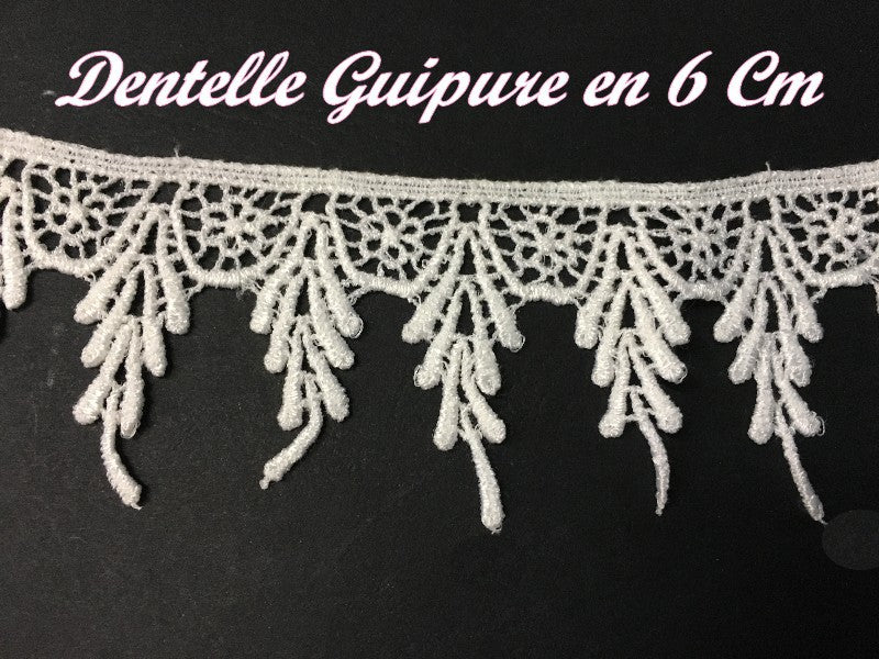 Guipure by the meter in 6 cm white with fringe.