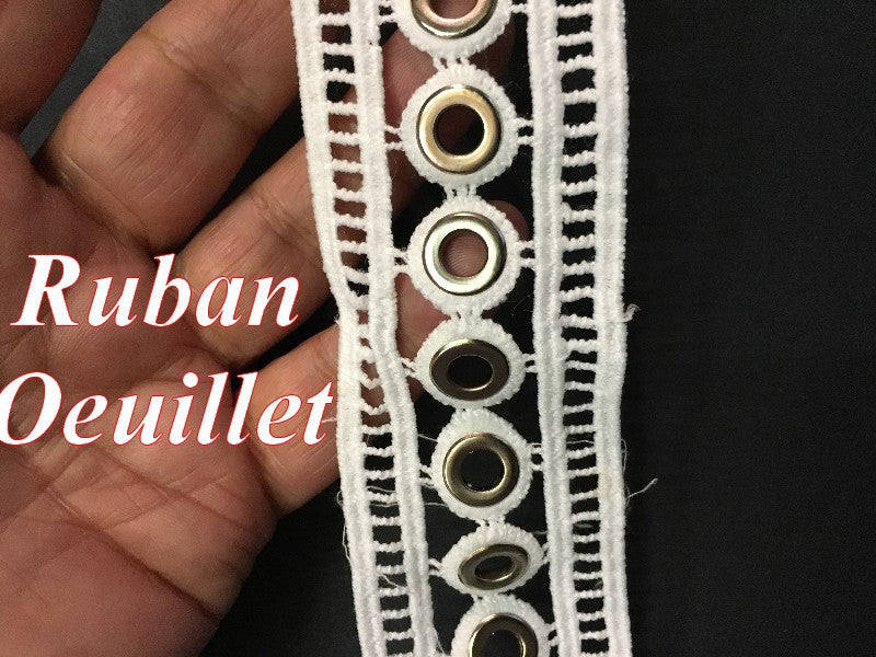 Guipure Dentelle  Oeuillet Doré Or  En 4.5 Cm Blanche Au Mètre , A Coudre Pour Loisirs Créatifs, Customisations.