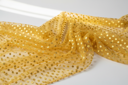 Tulle plumetis moutarde doré 145 cm avec pois brodés - Tissu délicat premium