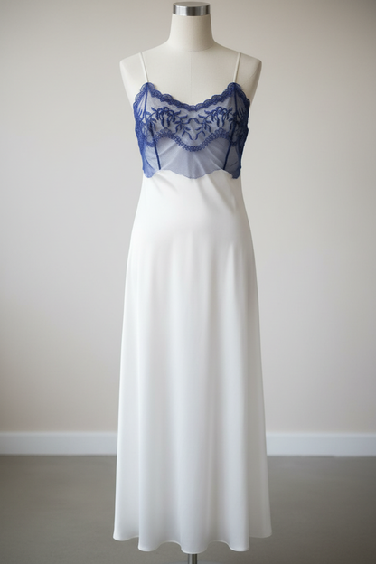 Nuisette blanche avec dentelle brodée indigo sur tulle 16cm - lingerie luxe