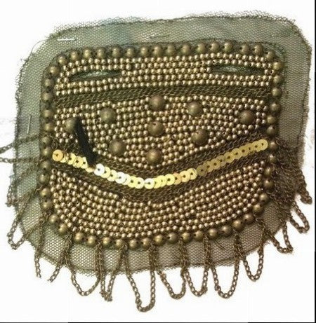 Patch motif, applique, bronze chain and khaki pearl on khaki mesh