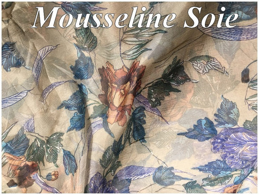 Mousseline De Soie Haute Couture  Imprimé En Motifs Fleurs  Sur Un Fond Beige