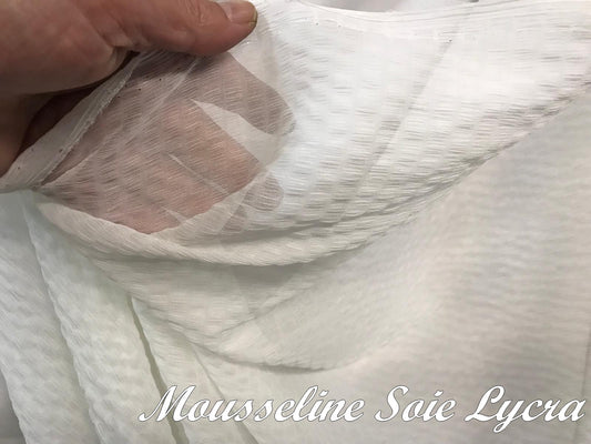 Mousseline de Soie Ivoire Lycra Stretch Couture Au Mètre.
