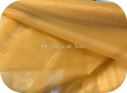 Organza de soie miel doré – Tissu transparent haut de gamme pour créations couture lumineuses