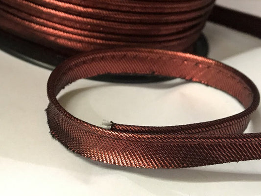 Wine-colored metallic lurex piping for clothing trims and edging