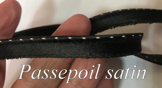 Black and White Satin Piping 10 mm: Elegance for Your Creations