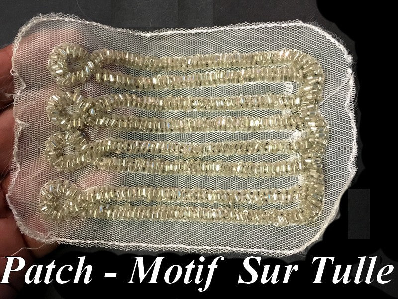 Patch Motif A coudre En Perle Sur tulle blanc