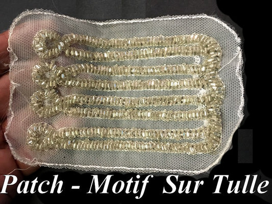 Patch Motif A coudre En Perle Sur tulle blanc