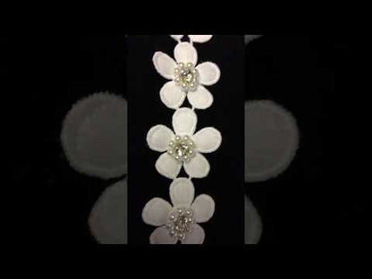 Guipure Marguerite Au Mètre En Blanc Orné De Perles Et Strass Pour Robes de Mariages, Cérémonies et  Décorations
