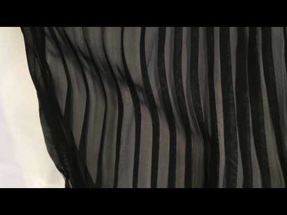 Tissu Mousseline Plissé En  Polyester Noir A Coudre, Pour Chemisiers, Jupes, Et Customisations.