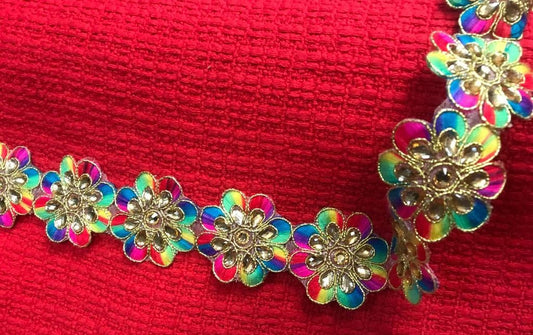 Ruban Brodé Multicolor orné de strass Pour Décorations Caftans Ceintures Et Customisations.