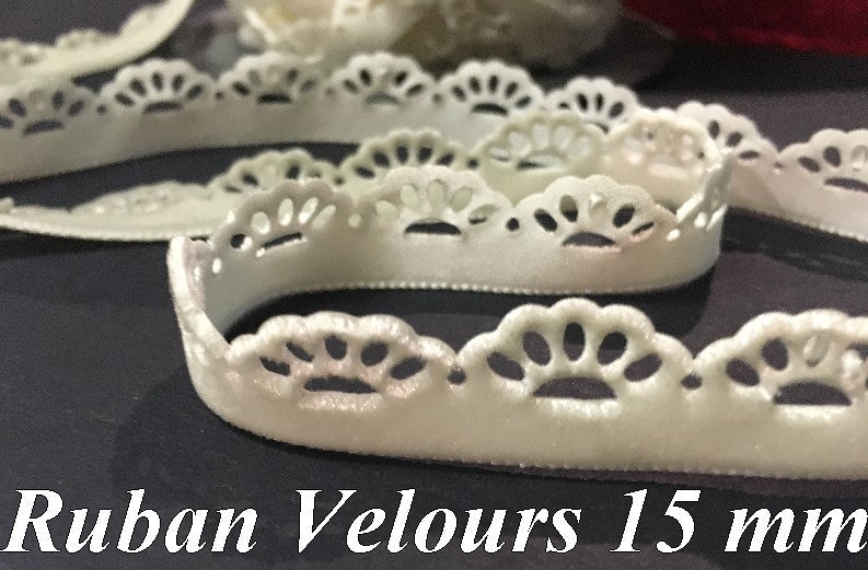 Ruban De Velours Fantaisie  en 15 mm Couleur Ecru  Pour vetements et Loisirs Créatifs