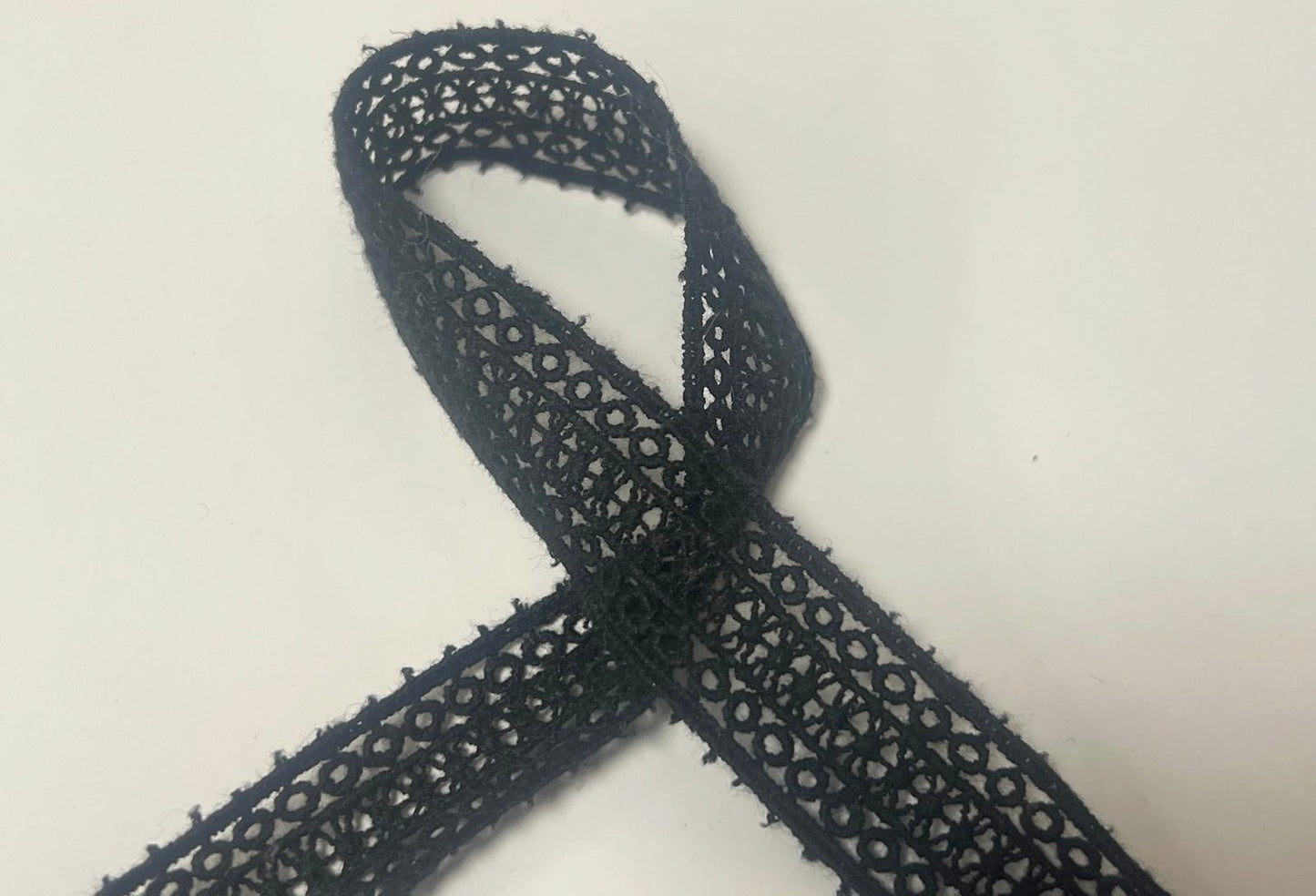 Black cotton guipure ribbon – A refined detail for your couture creations!
