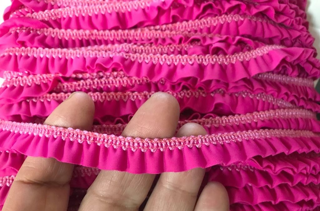 Ruban FrouFrou Fuschia lycra stretch au Mètre : pour lingerie et maillots de bains