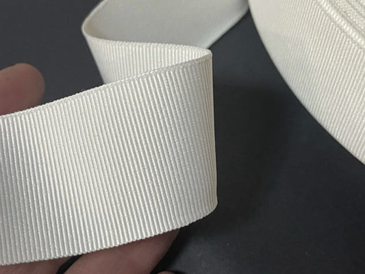 Cinta de grogrén blanca lisa de 40 mm para coser manualidades y decoraciones.