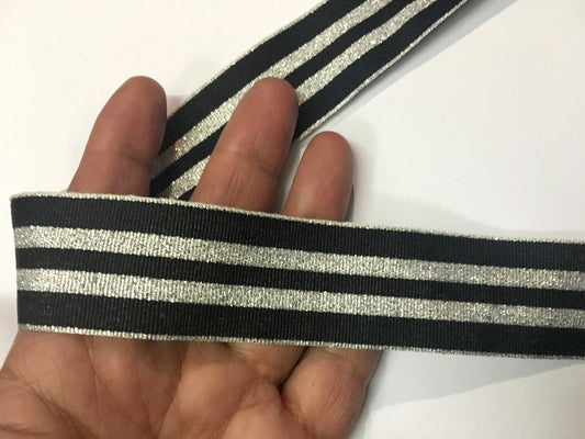 Cinta marinera por metro de 3,2 cm en grosgrain plata y negro.