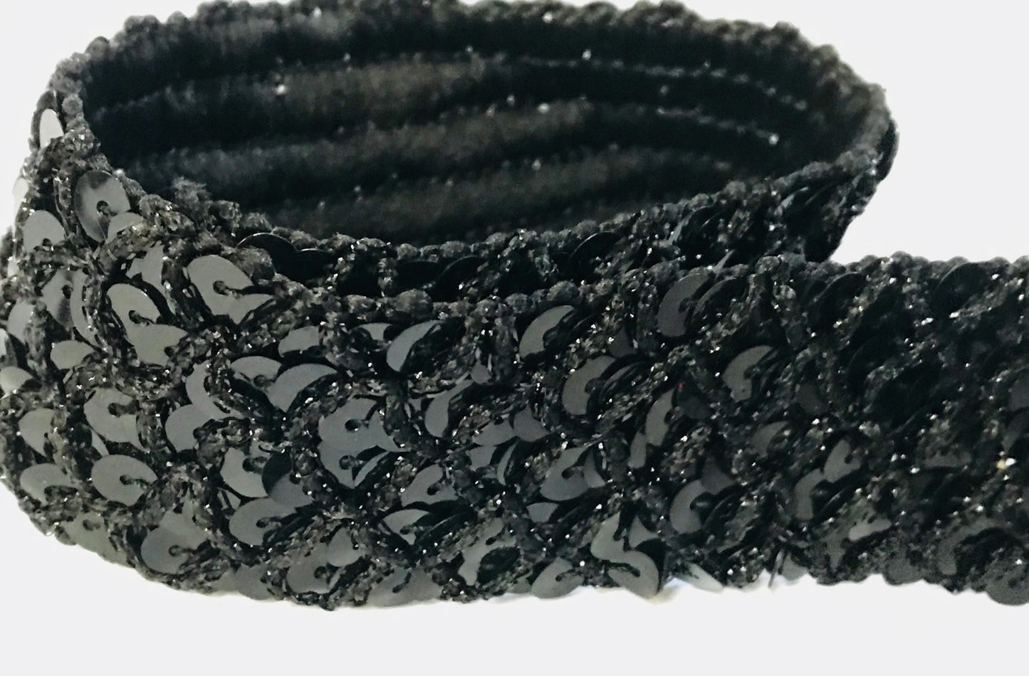 Cinta de Lentejuelas Negra en 35 mm para Decoraciones y Personalizaciones.