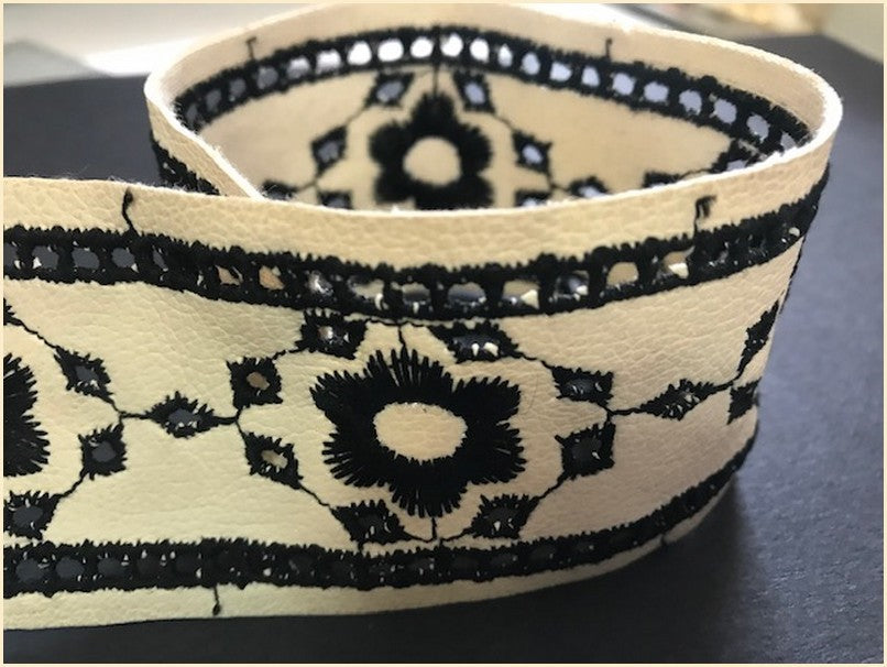 Ruban Simili Cuir Brodé Ecru Au Mètre En  5 Cm  A Coudre Pour Vetements  Décorations