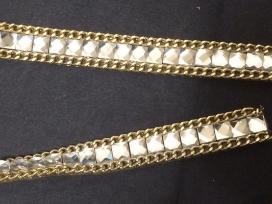 Ruban Strass Au Mètre En 12 mm Blanc Avec Chaine Doré.