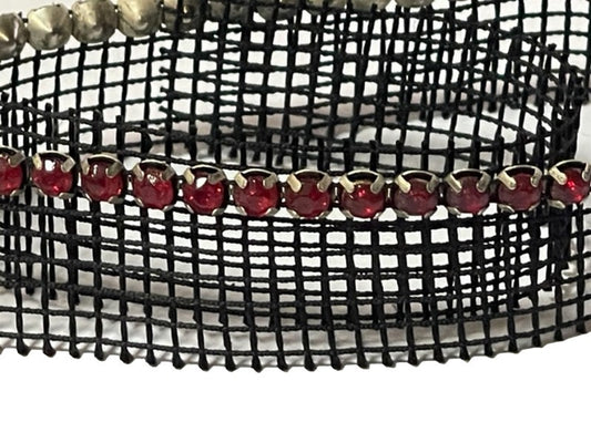 Ruban Strass Rouge Sur Filet Noir Au Mètre Couture