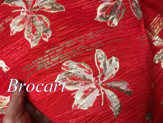 Tissu Brocart Rouge Au Mètre De Luxe En Motifs Fleurs Doré Or