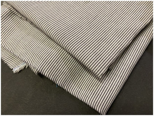 Tissu Coton Gris Imprimé Fine Rayure  Au Mètre En Grande Largeur