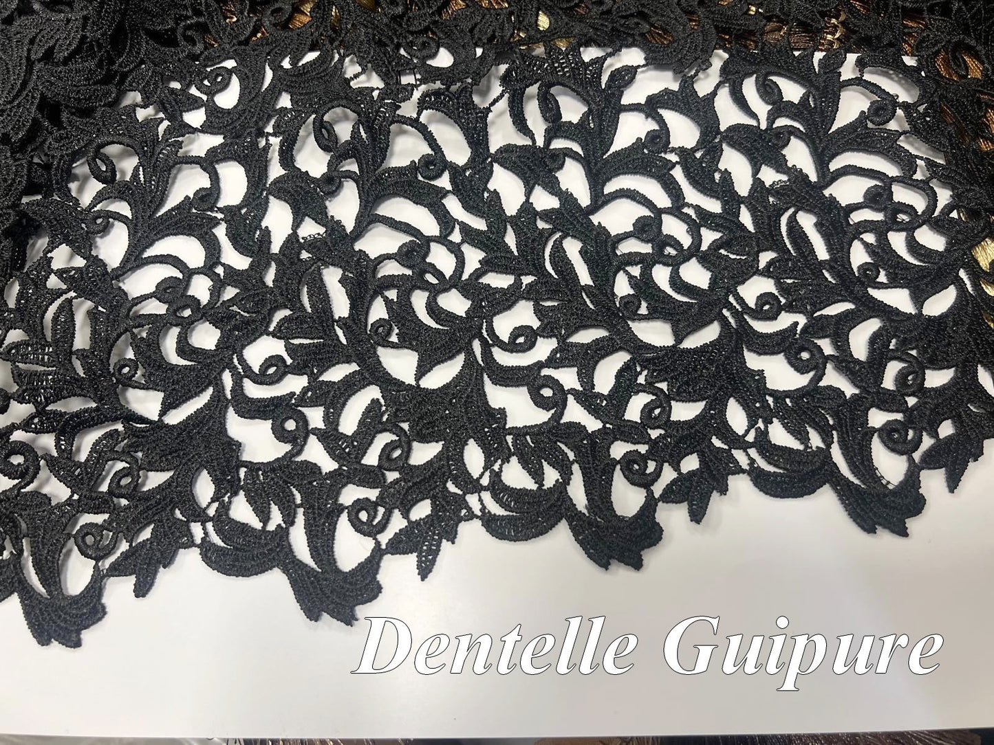 🖤 Tissu Dentelle Guipure Noire – Raffinement & Qualité Premium