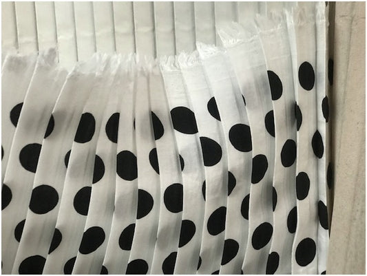 Tissu Plissé Blanc A Pois Noir Imprimé Au Mètre Couture