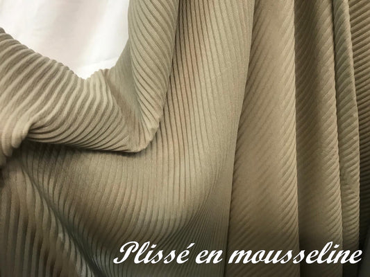 Tela plisada de gasa beige caqui para coser por metros